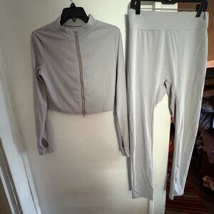 Women Light Grey 2-Piece Legging outfit